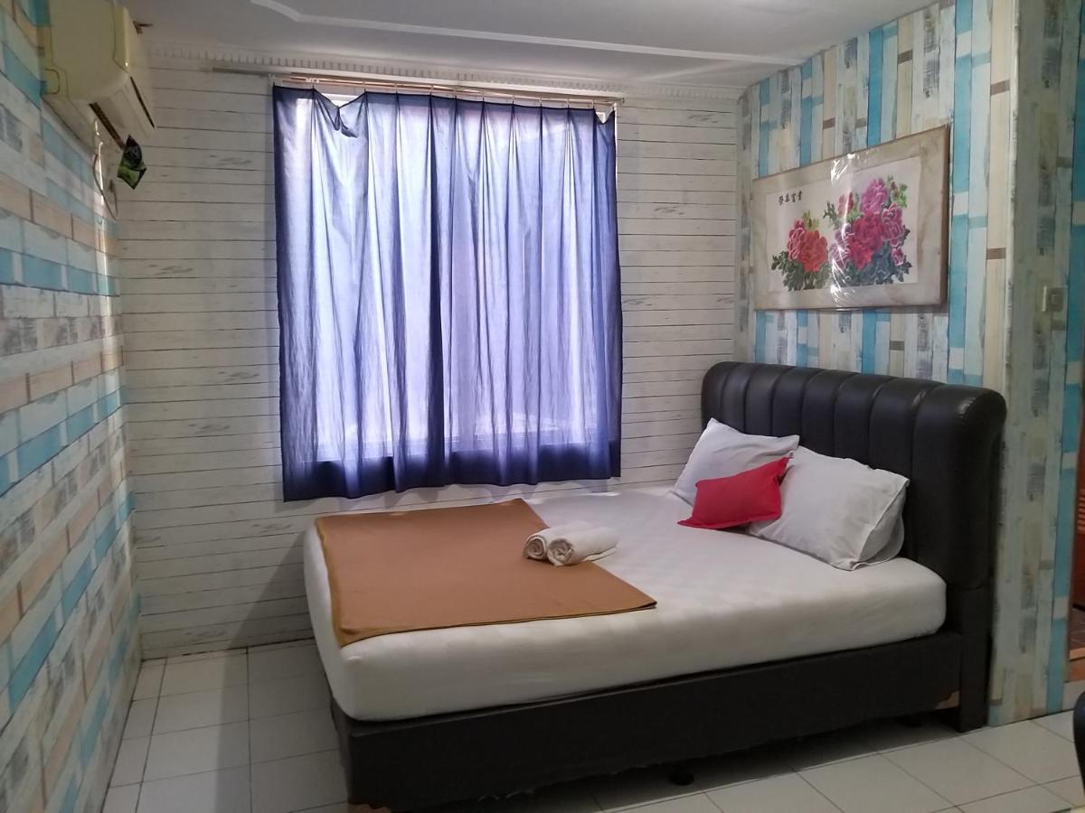 Oyo 2746 Venice Near Duta Indah Hospital Hotel